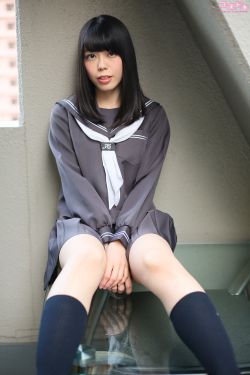 男人边吃奶边玩下面舒服